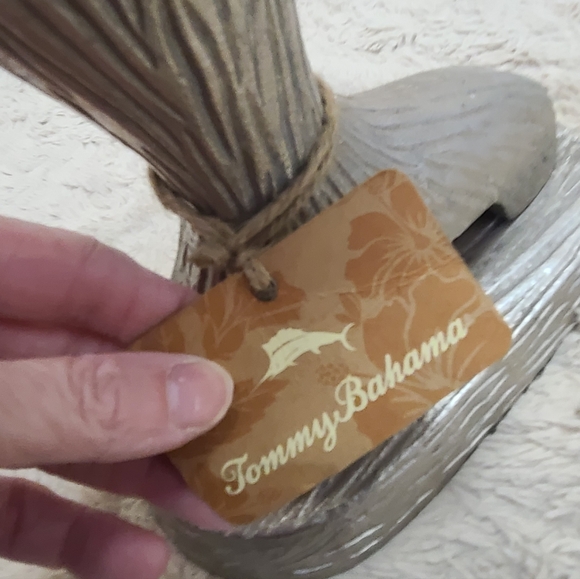 Tommy Bahama Gray Textured Shark Figurine Shaker, Rare, Mussing Shaker Bttle - Picture 8 of 11